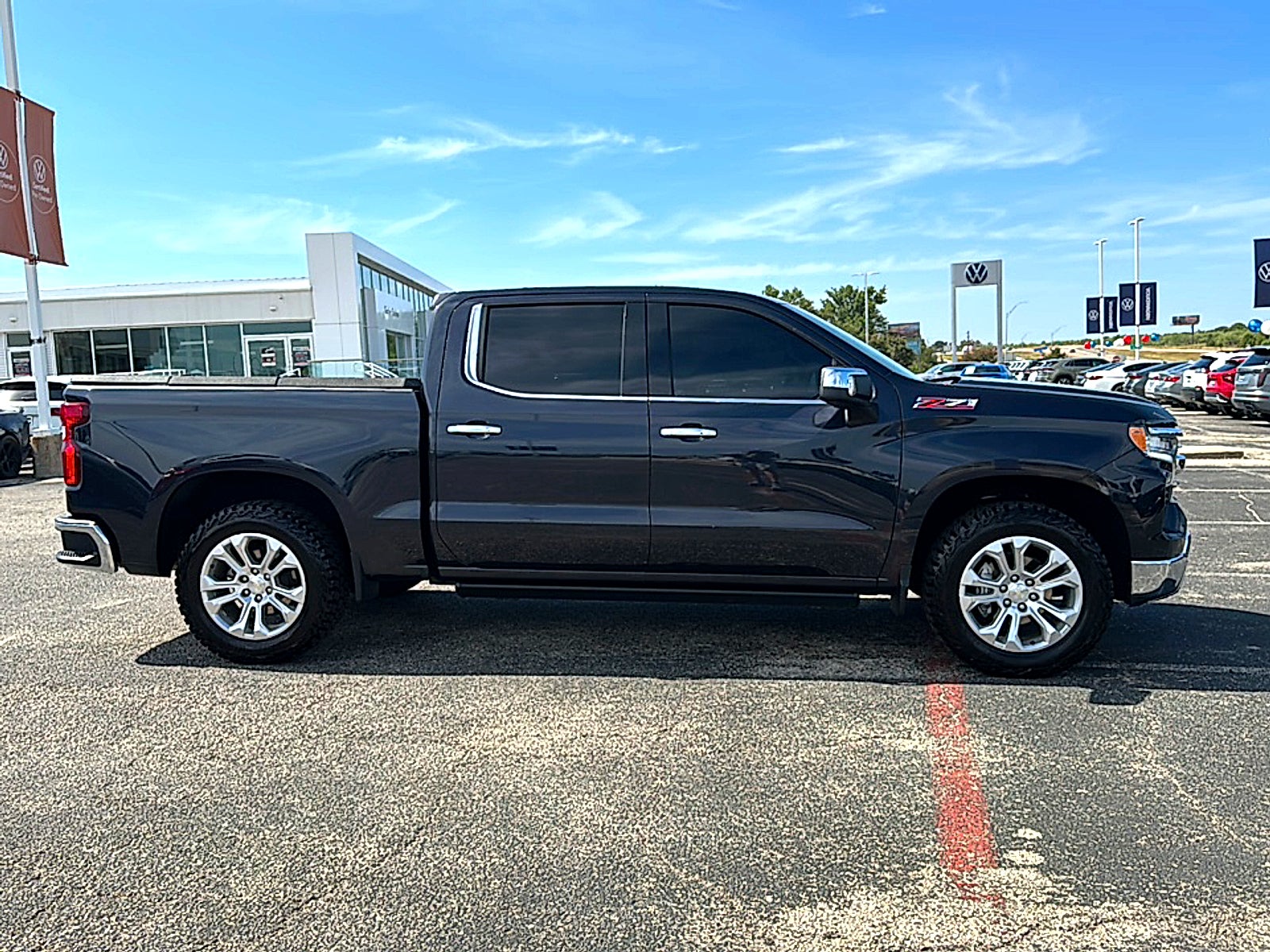 2023 Chevrolet Silverado 1500 4WD Crew Cab Short Bed LTZ