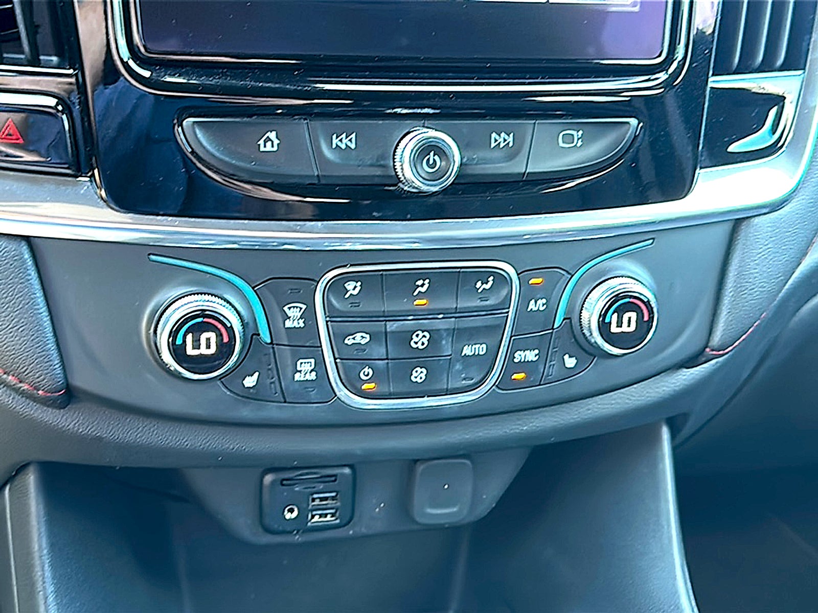 2023 Chevrolet Traverse FWD RS