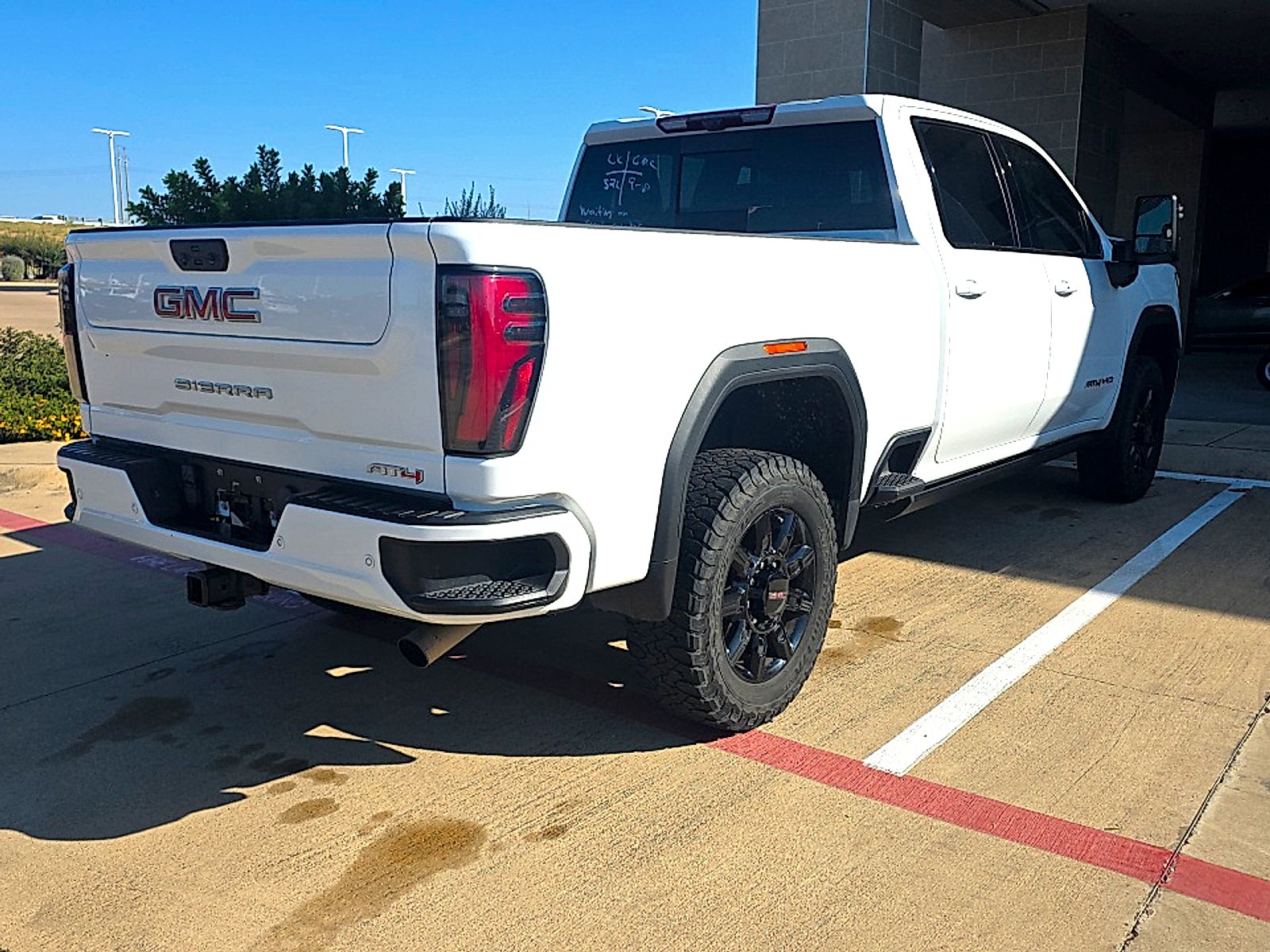 2024 GMC Sierra 2500HD 4WD Crew Cab Standard Bed AT4