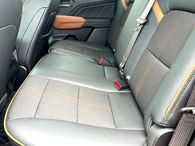 2024 GMC Canyon Crew Cab Short Box 4-Wheel Drive AT4
