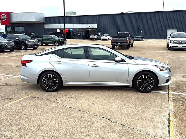 2022 Nissan Altima 2.5 SV Sedan