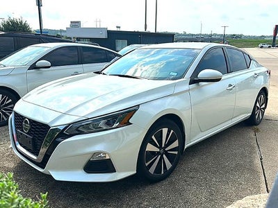 2022 Nissan Altima 2.5 SV Sedan