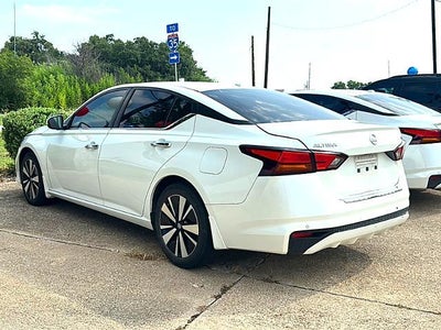 2022 Nissan Altima 2.5 SV Sedan