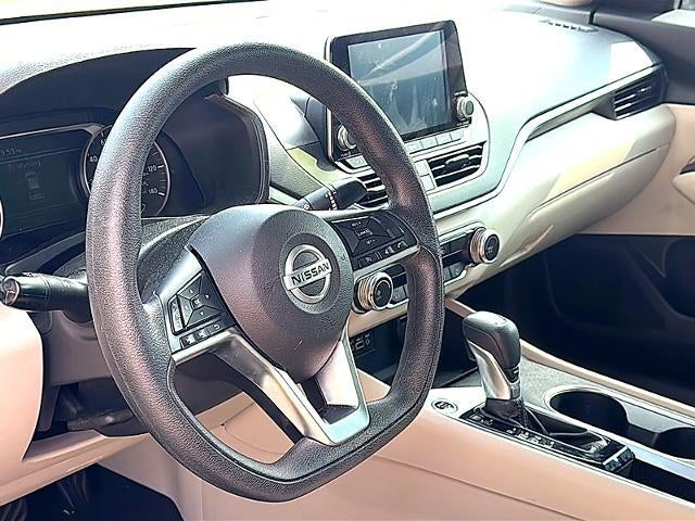 2022 Nissan Altima 2.5 SV Sedan