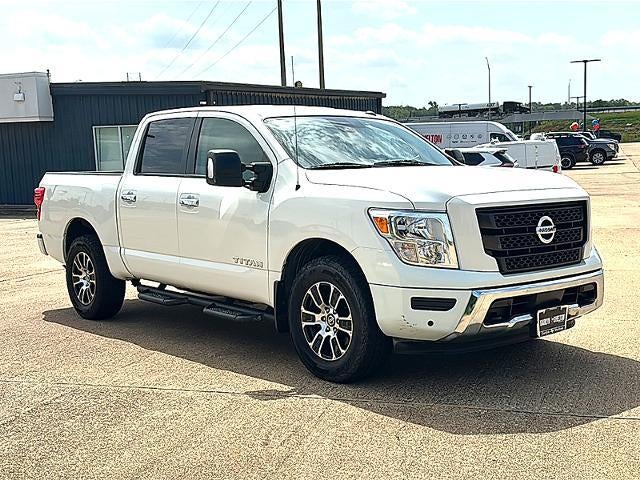 2021 Nissan Titan 4x4 Crew Cab SV