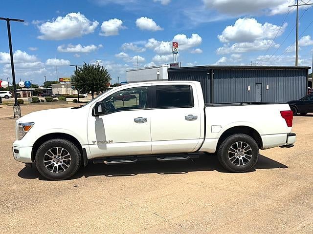 2021 Nissan Titan 4x4 Crew Cab SV