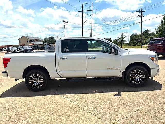 2021 Nissan Titan 4x4 Crew Cab SV