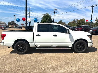 2023 Nissan TITAN Crew Cab SV 4x2