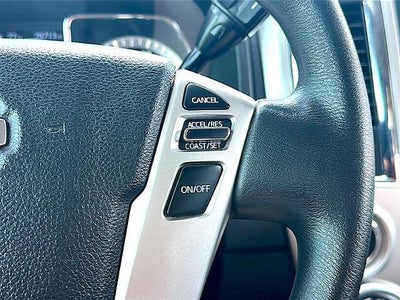 2017 Nissan Titan XD 4x4 Gas Crew Cab SV