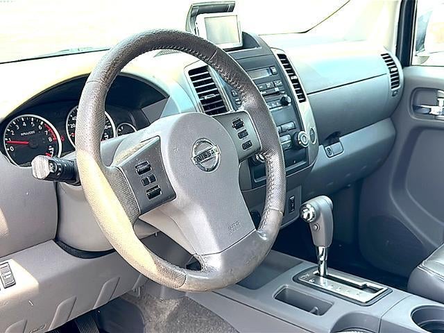 2010 Nissan Frontier 2WD Crew Cab SWB Auto LE