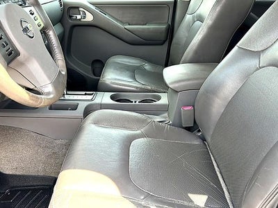 2010 Nissan Frontier 2WD Crew Cab SWB Auto LE