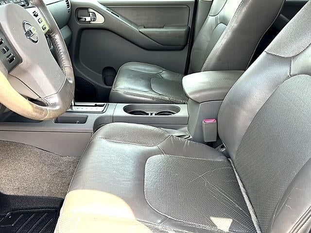 2010 Nissan Frontier 2WD Crew Cab SWB Auto LE