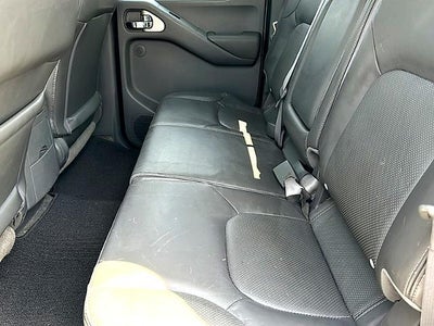2010 Nissan Frontier 2WD Crew Cab SWB Auto LE