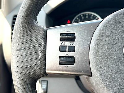 2010 Nissan Frontier 2WD Crew Cab SWB Auto LE