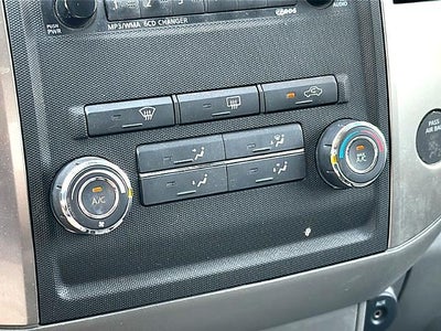 2010 Nissan Frontier 2WD Crew Cab SWB Auto LE