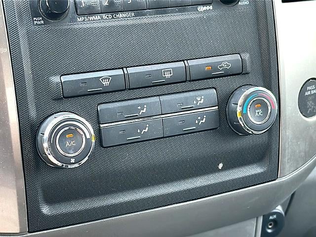 2010 Nissan Frontier 2WD Crew Cab SWB Auto LE