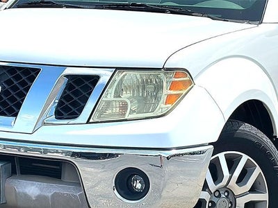 2010 Nissan Frontier 2WD Crew Cab SWB Auto LE