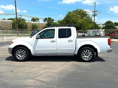 2010 Nissan Frontier 2WD Crew Cab SWB Auto LE