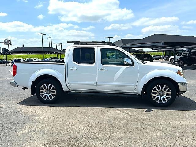 2010 Nissan Frontier 2WD Crew Cab SWB Auto LE