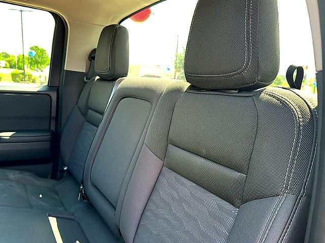 2024 Nissan Frontier Crew Cab 4x2 SV