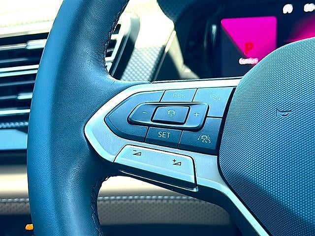 2025 Volkswagen Atlas Cross Sport 2.0T SEL R-Line Black 4MOTION