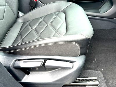2025 Volkswagen Atlas 2.0T SE w/Technology FWD