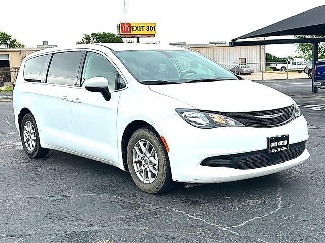 2022 Chrysler Voyager LX FWD