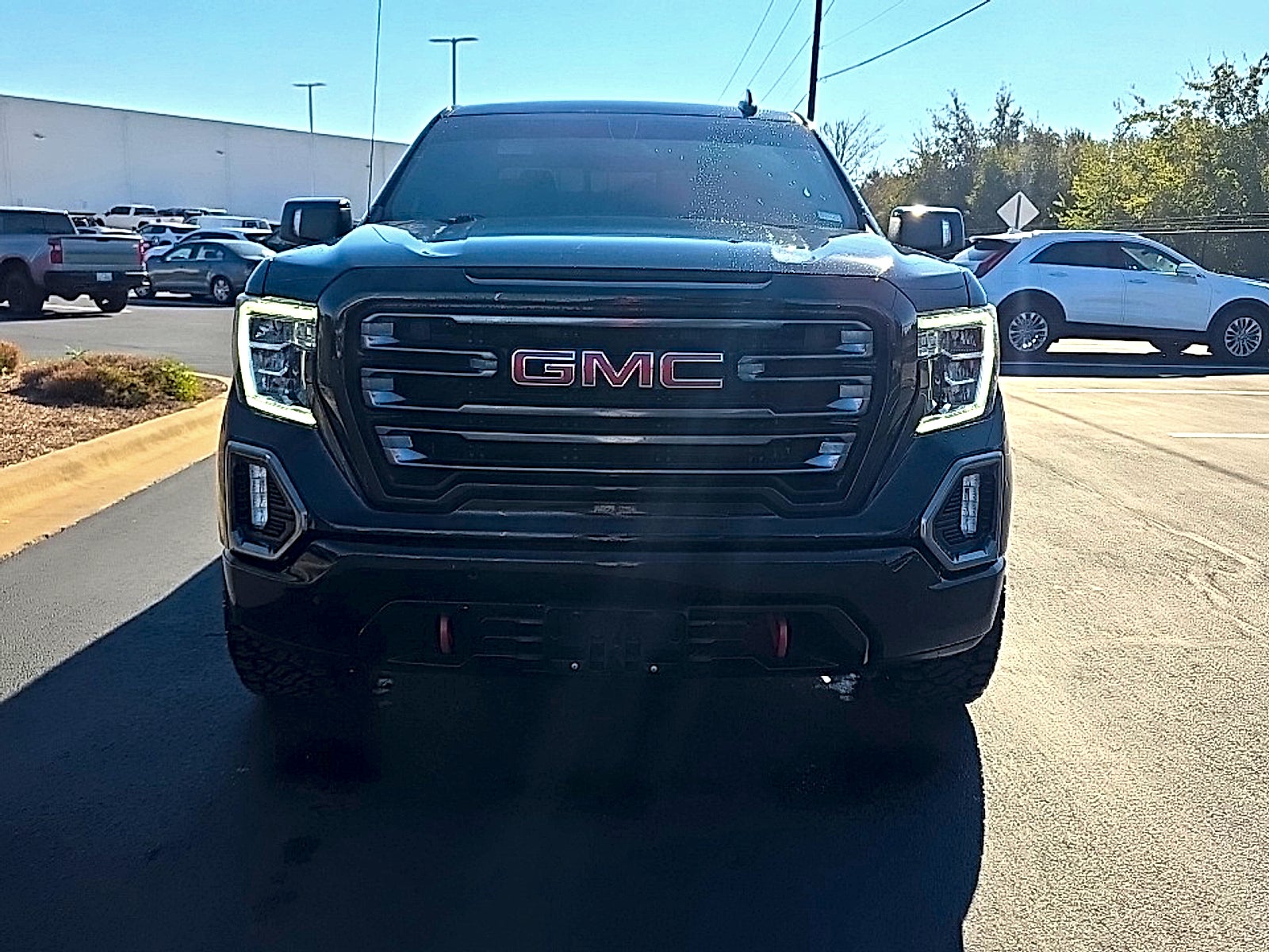 2022 GMC Sierra 1500 Limited 4WD Crew Cab Short Box AT4