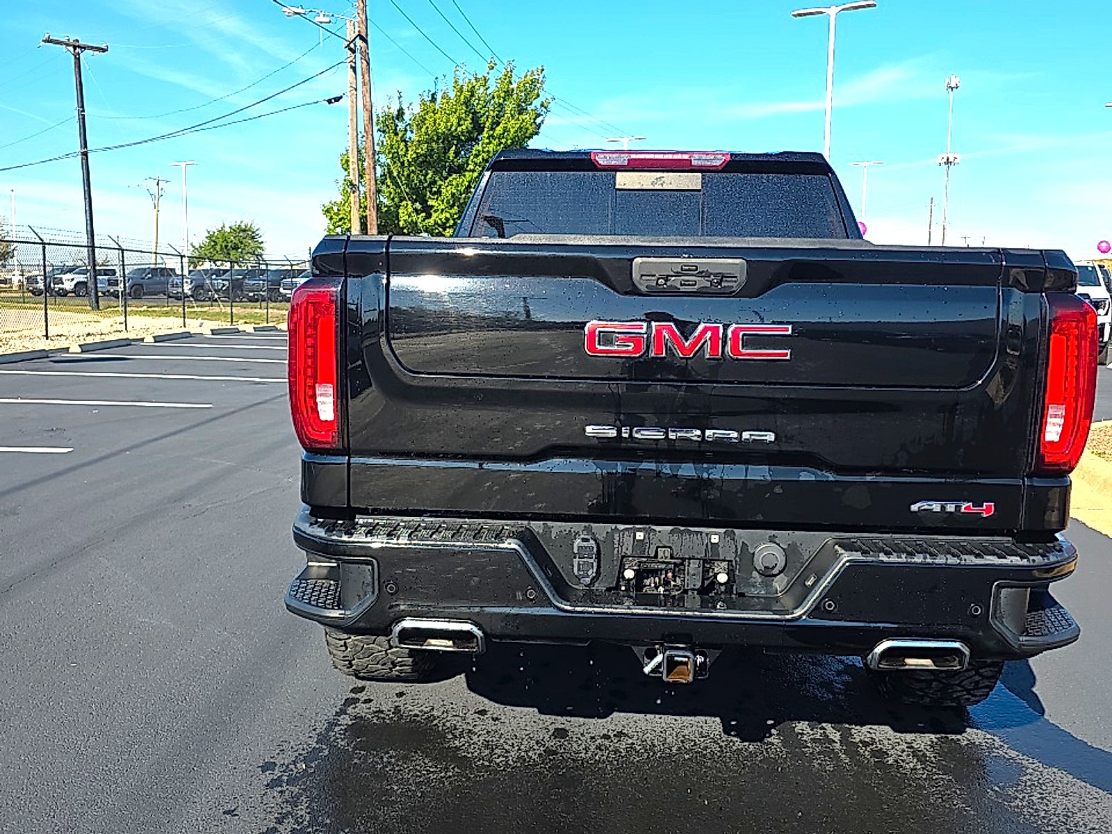 2022 GMC Sierra 1500 Limited 4WD Crew Cab Short Box AT4