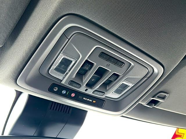 2025 GMC Sierra 1500 Crew Cab Short Box 4-Wheel Drive Elevation 3SB