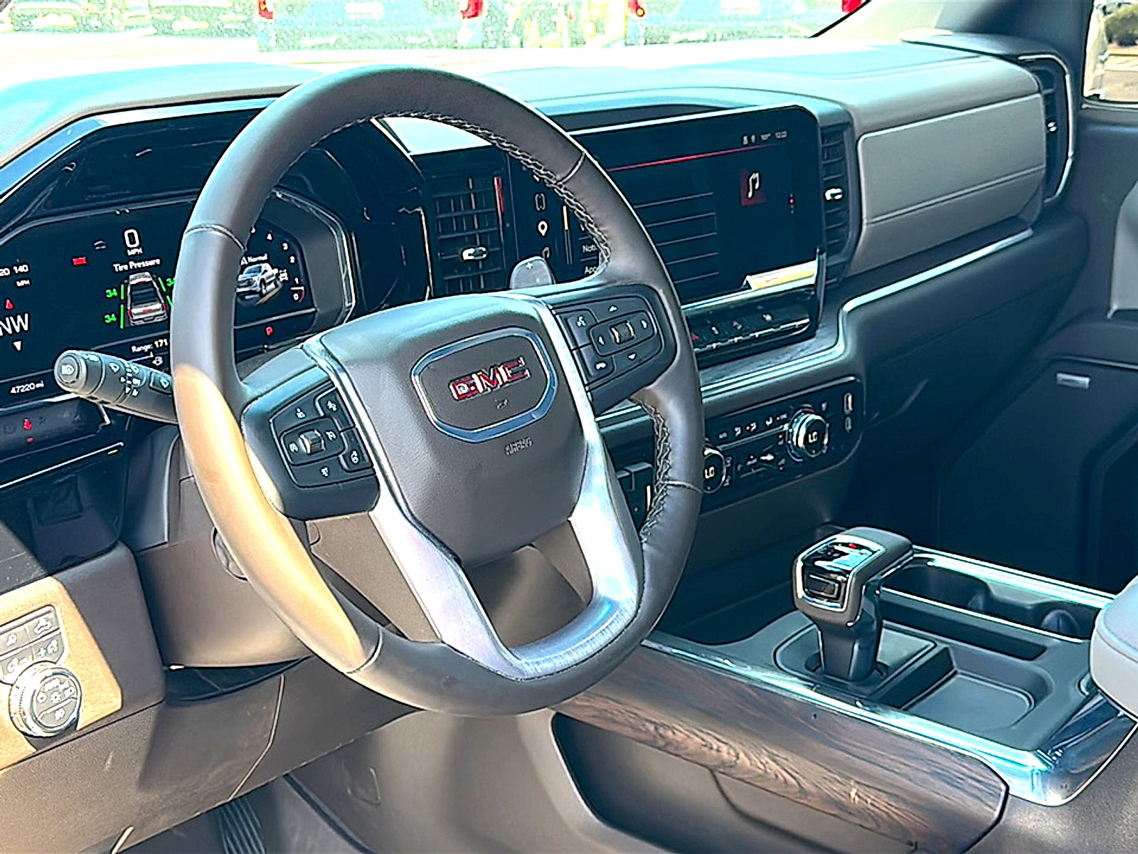 2025 GMC Sierra 1500 4WD Crew Cab Short Box SLT