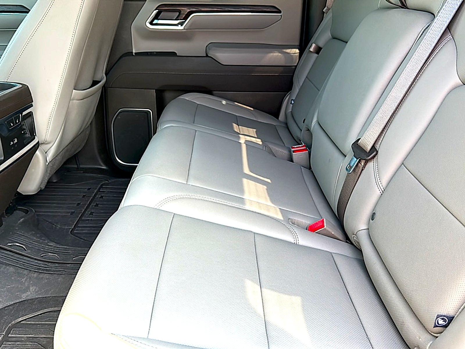 2025 GMC Sierra 1500 4WD Crew Cab Short Box SLT