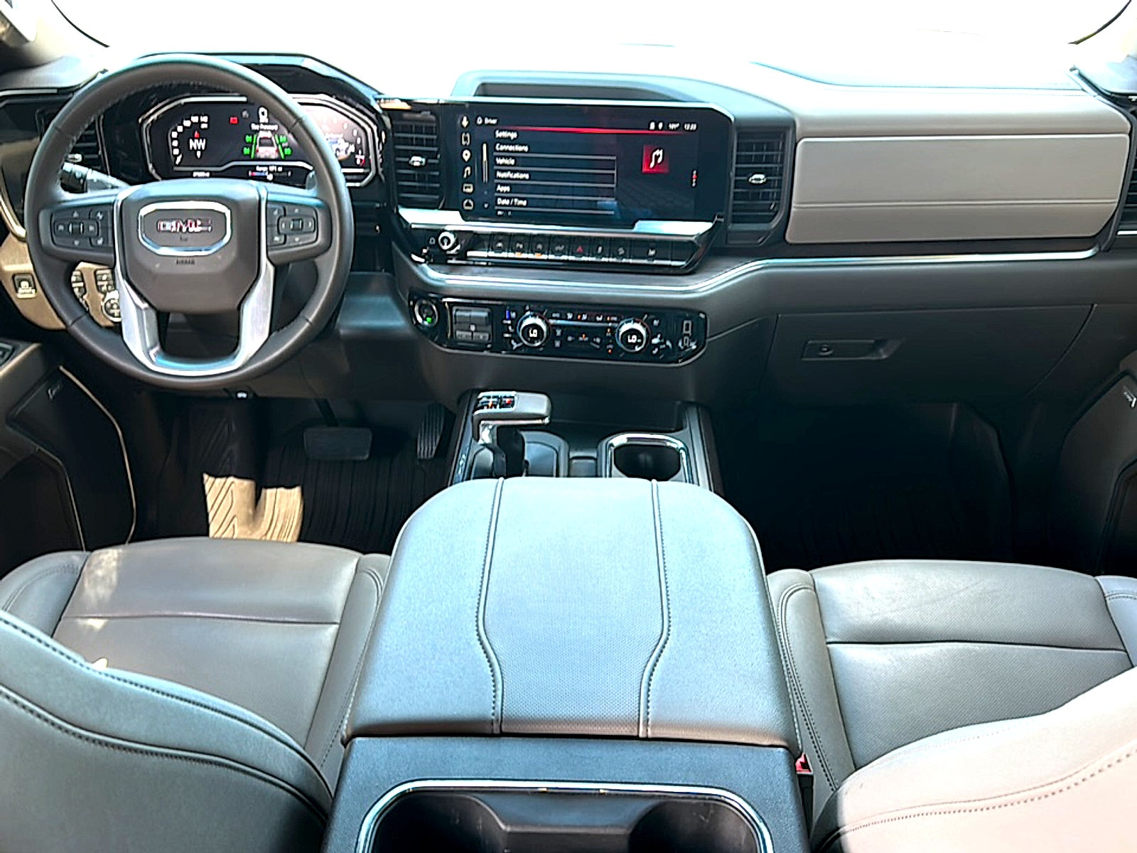 2025 GMC Sierra 1500 4WD Crew Cab Short Box SLT