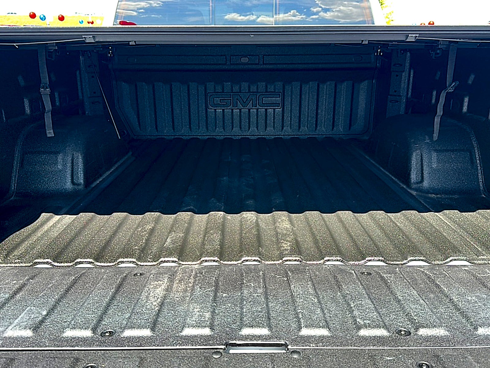 2025 GMC Sierra 1500 4WD Crew Cab Short Box SLT