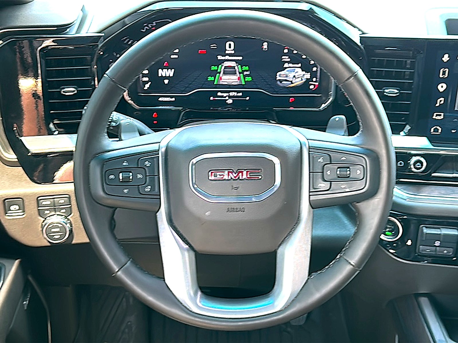 2025 GMC Sierra 1500 4WD Crew Cab Short Box SLT