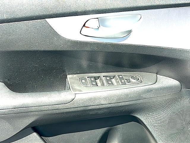 2024 Kia Forte LXS IVT