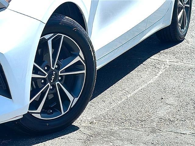 2024 Kia Forte LXS IVT