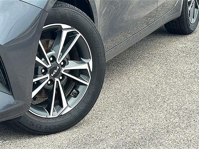 2023 Kia Forte LXS IVT