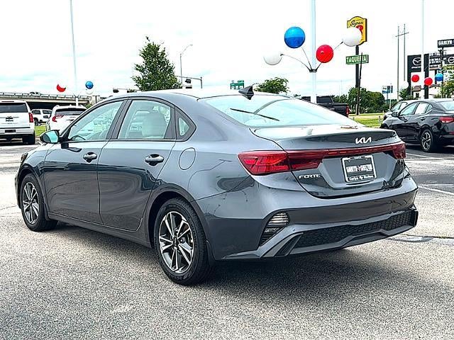 2023 Kia Forte LXS IVT