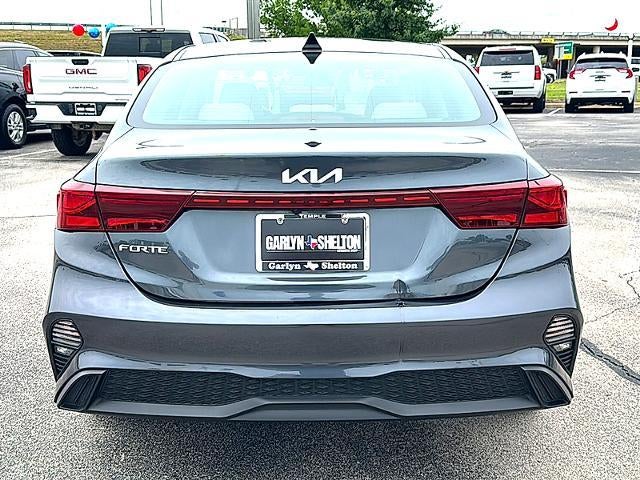 2023 Kia Forte LXS IVT