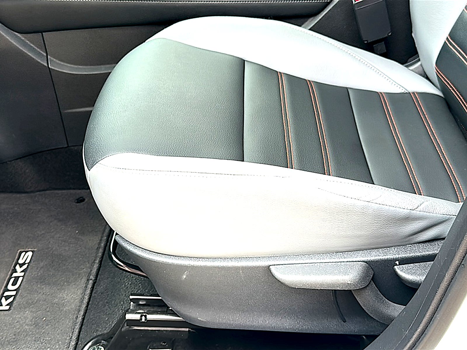 2023 Nissan Kicks SR Xtronic CVT