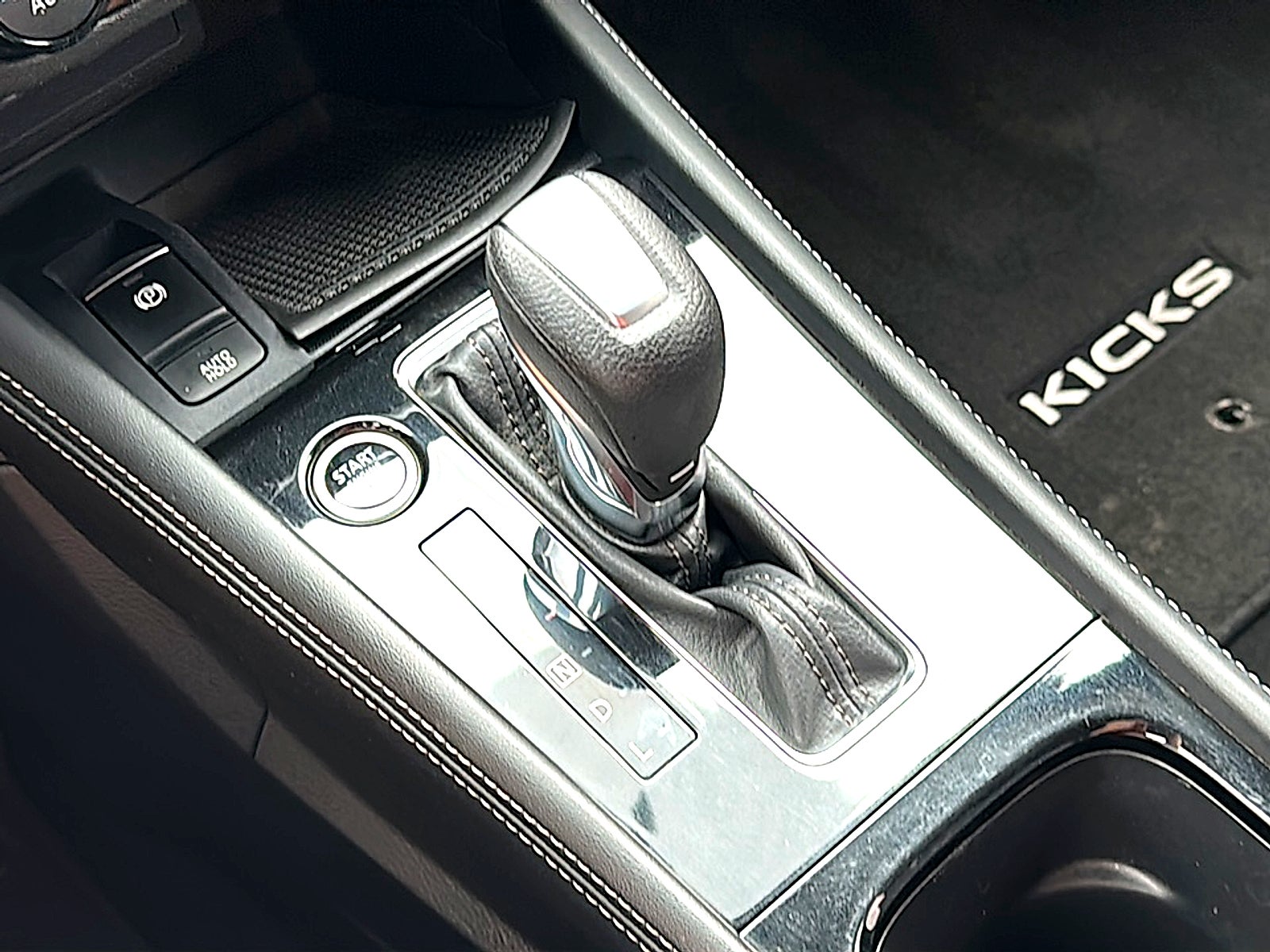 2023 Nissan Kicks SR Xtronic CVT