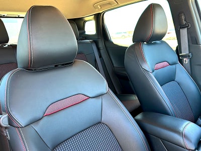 2025 Nissan Kicks SR FWD