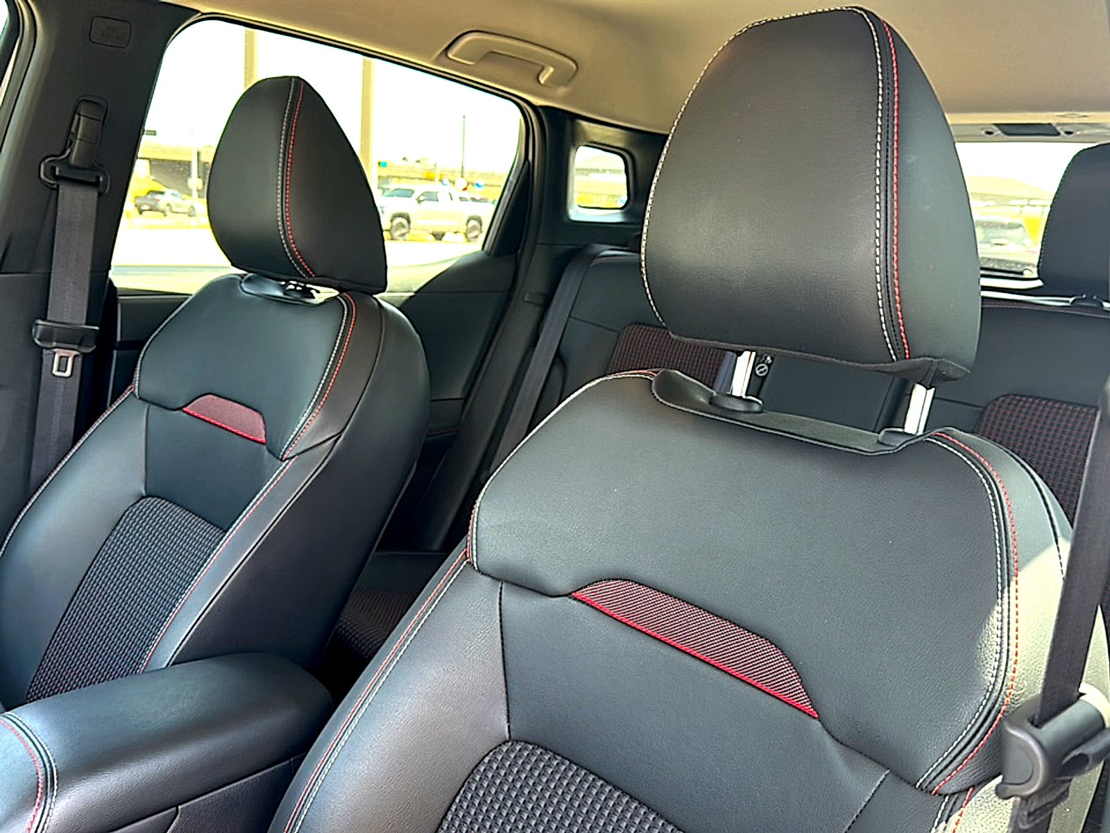 2025 Nissan Kicks SR FWD