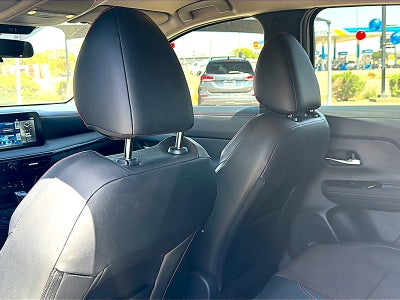 2025 Nissan Kicks SR FWD