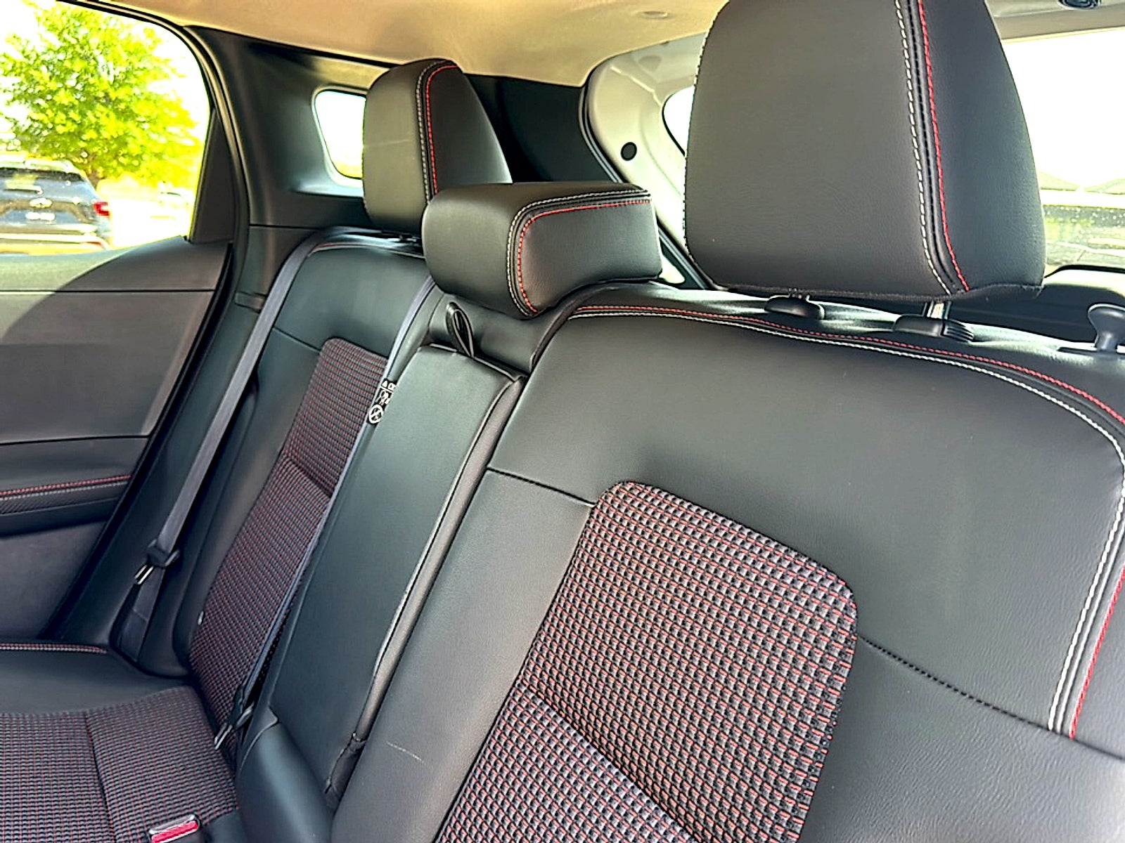 2025 Nissan Kicks SR FWD