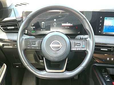2025 Nissan Kicks SR FWD
