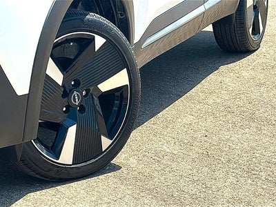 2025 Nissan Kicks SR FWD