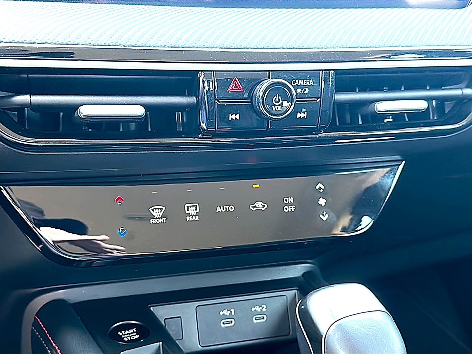 2025 Nissan Kicks SR FWD