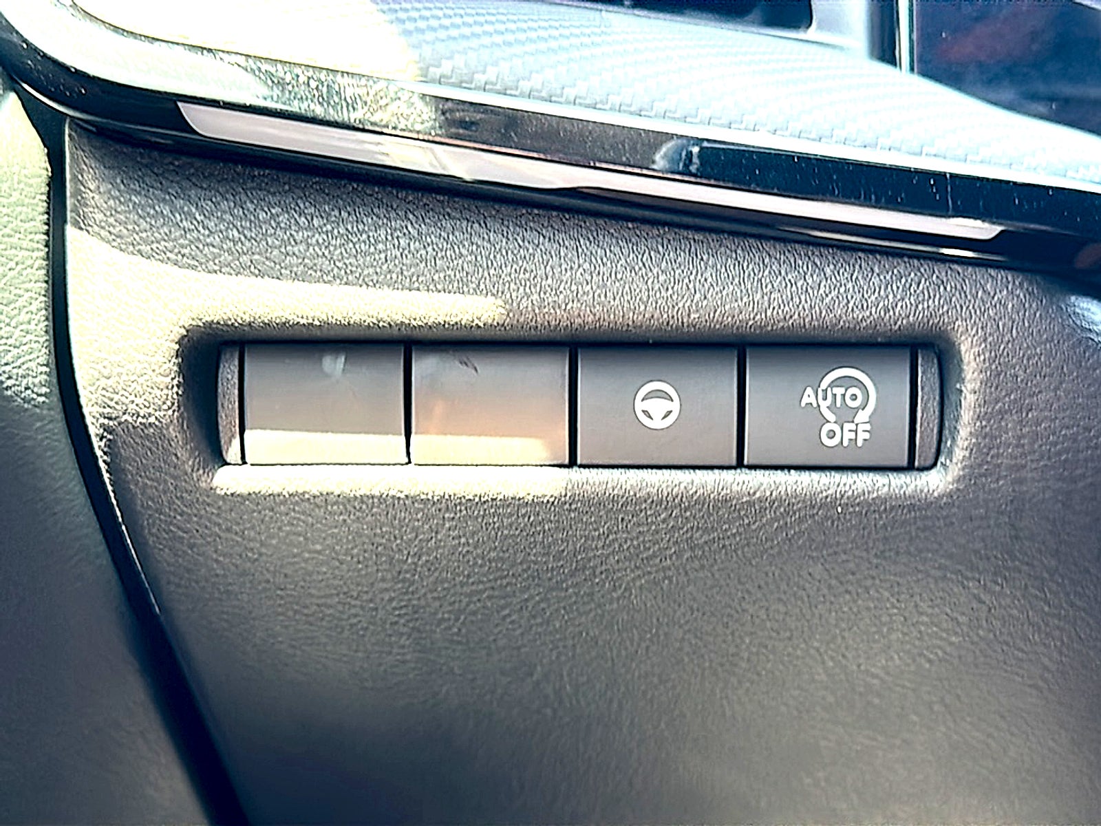 2025 Nissan Kicks SR FWD